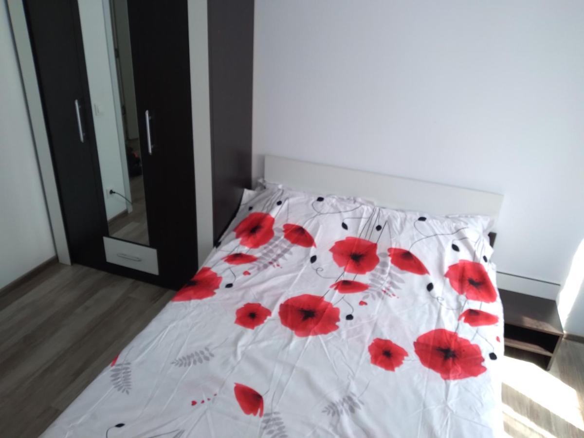 Mony Ared Arad Bagian luar foto